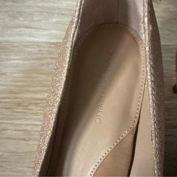 New Banana Republic Madison Kitten Heels Size 8.5 Champagne Glitter - Picture 6 of 11